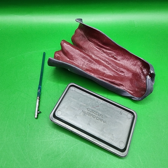 2004 Star Wars General Grievous Cape Light Saber Stand Action Figure Accessories - Picture 2 of 3